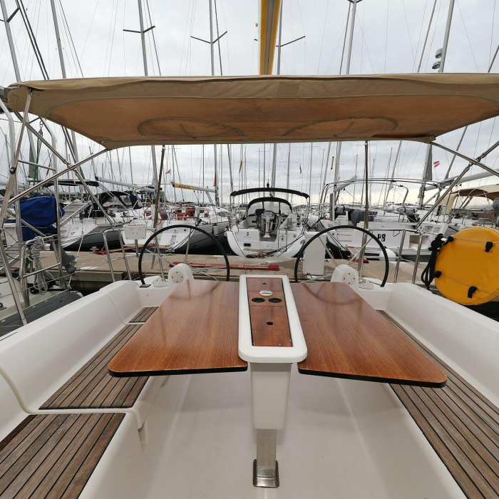 Sweet Lady | Dufour 350 GL photo 28