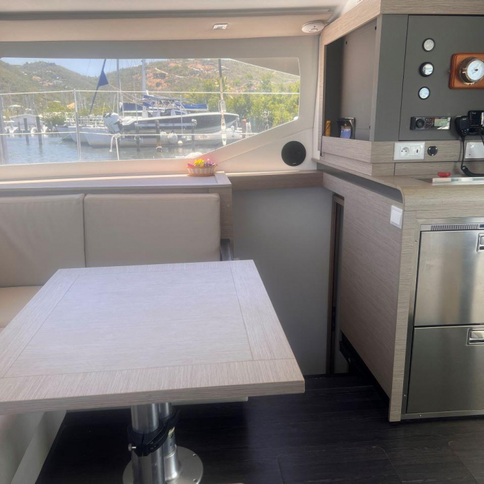 Calico | Fountaine Pajot Isla 40 photo 5