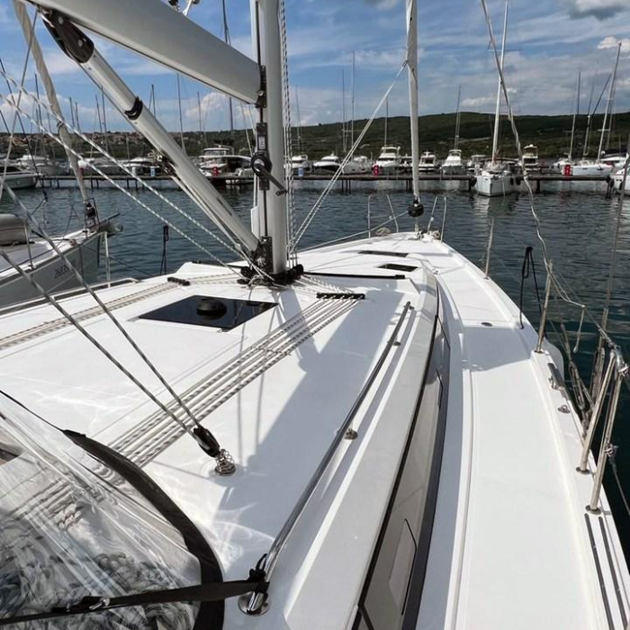 Gala | Bavaria C42 photo 5