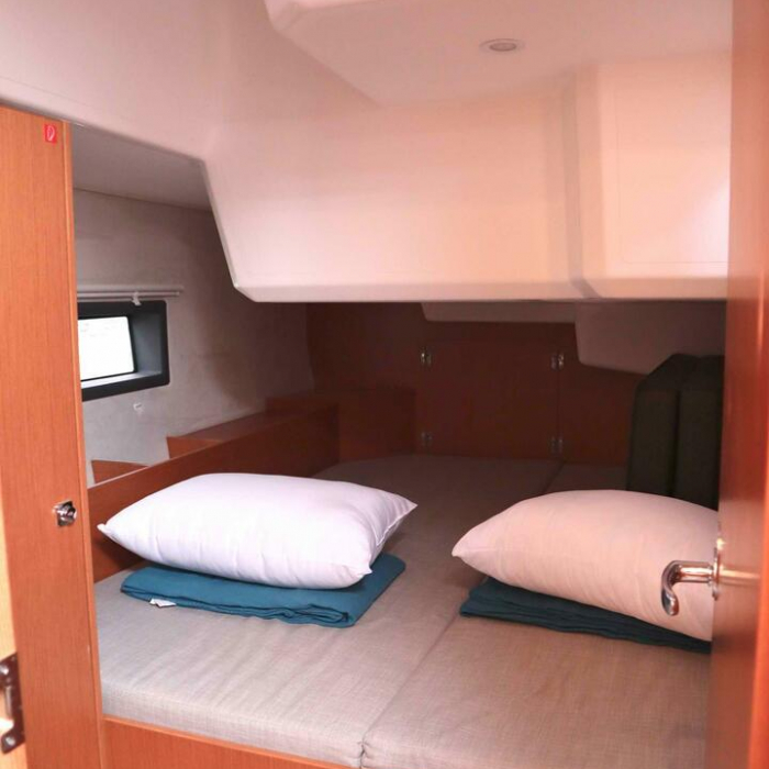 Prestige | Bavaria C42 photo 19