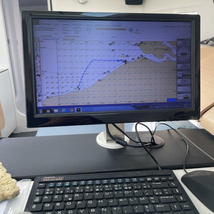 SILVER WAVE | Pogo 36 photo 4