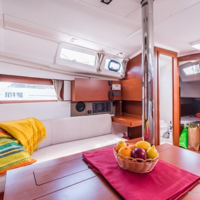 Bela | Oceanis 35.1 photo 10