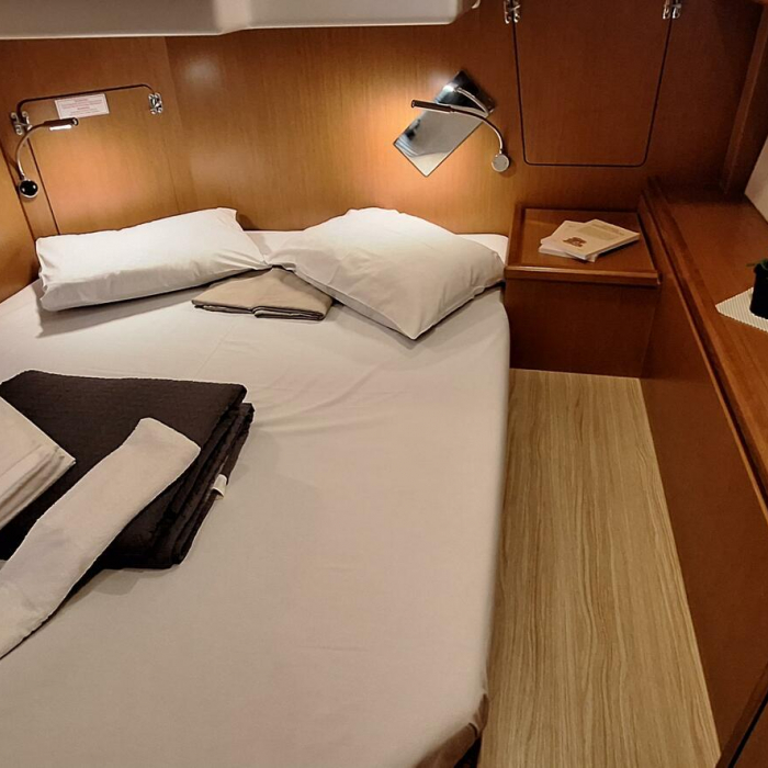 LADY FLORA 3 | Bavaria C50 photo 12