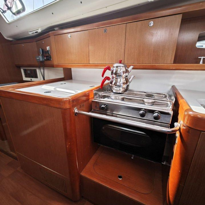 Violet | Oceanis 40 photo 1