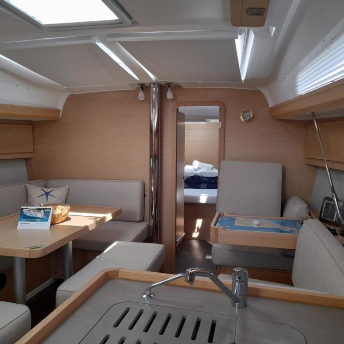 Altair | Dufour 412 photo 8