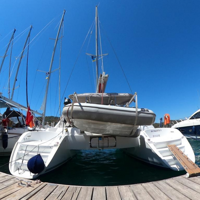 Suncity 1 | Lagoon 380 photo 2