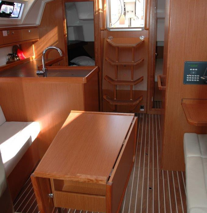 Venere | Bavaria Cruiser 37 photo 7