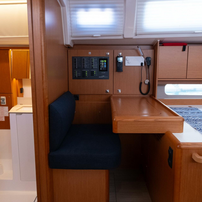 Iris | Bavaria C46 photo 8