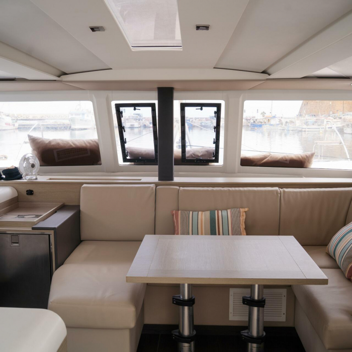 Isla | Fountaine Pajot Isla 40 photo 20