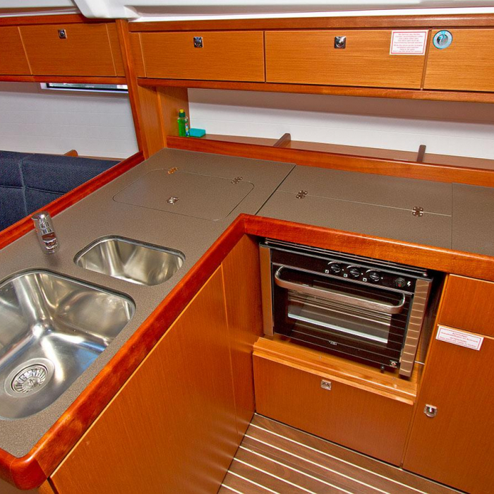 Merara | Bavaria Cruiser 37 photo 14