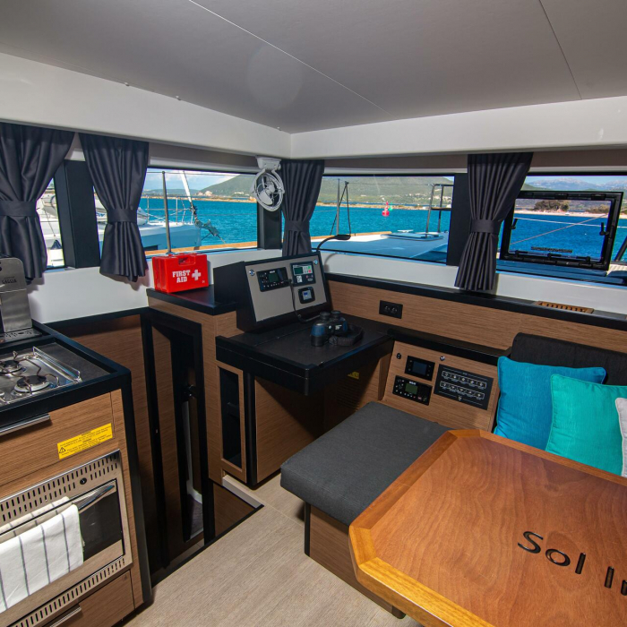 Sol Invictus VIP-equipped | Lagoon 40 photo 51