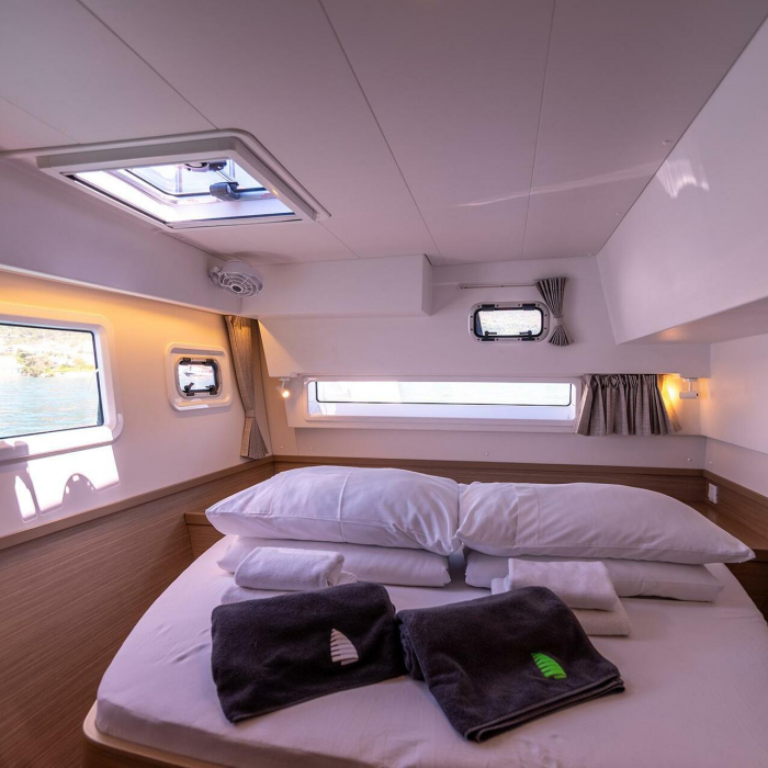 Sophie | Lagoon 42 Owner version photo 7