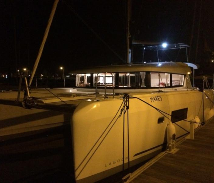 Mares | Lagoon 42 photo 6