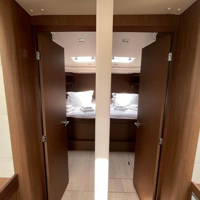 East | Oceanis 51.1 photo 10