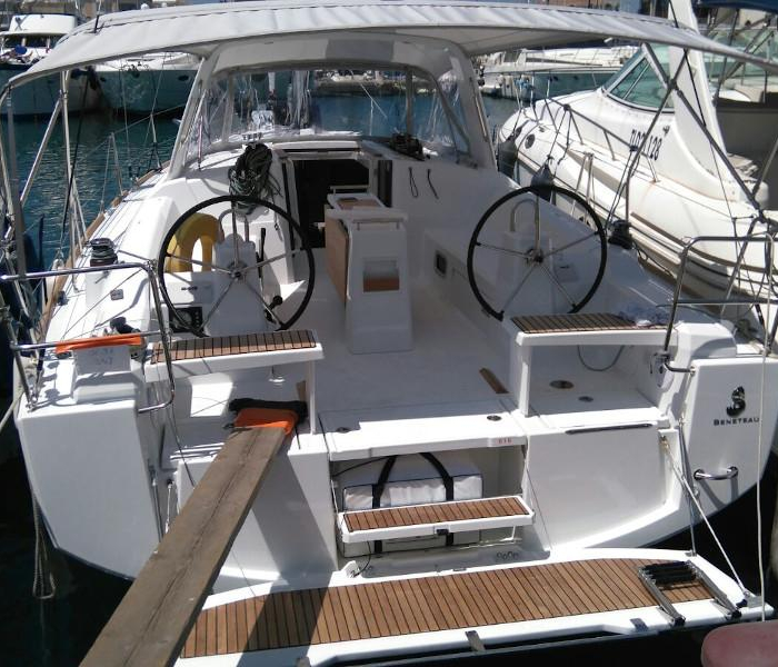 Folie | Oceanis 38 photo 1