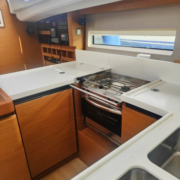 Nennella | Sun Odyssey 440 photo 6