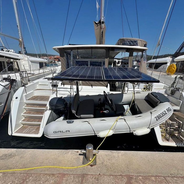 Happiness | Lagoon 421 photo 26