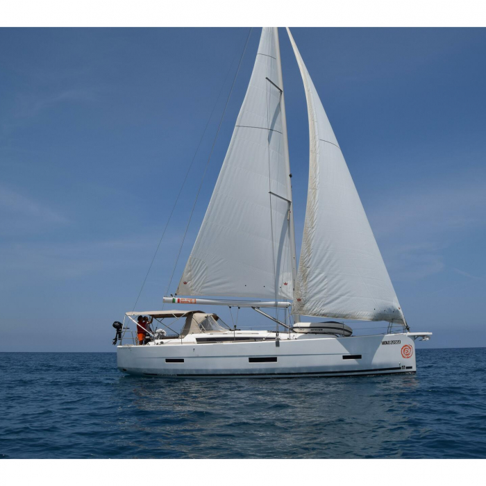 Little Mokoro | Dufour 430 photo 1