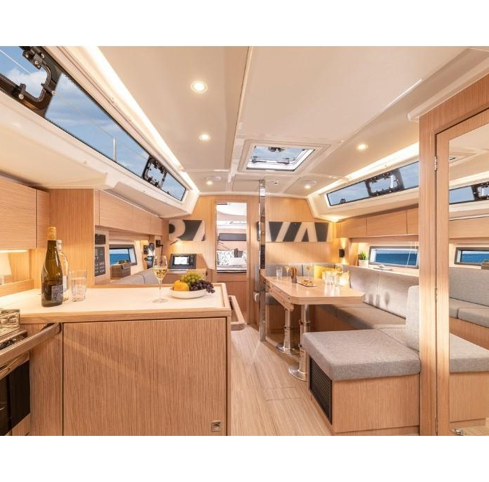 Trata | Bavaria C38 photo 3