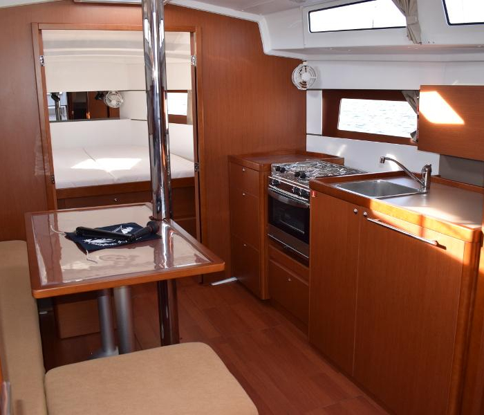 Ánemos | Oceanis 38 photo 5