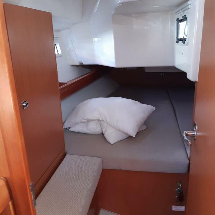 Olympia | Bavaria Cruiser 34 photo 6