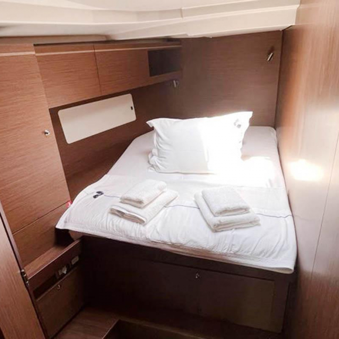 East | Oceanis 51.1 photo 12