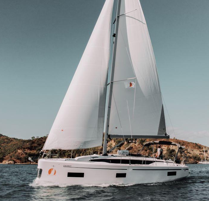 Coconut | Bavaria C38 photo 36