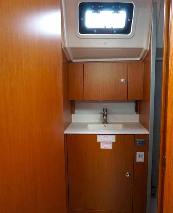 Talia | Bavaria C38 photo 3