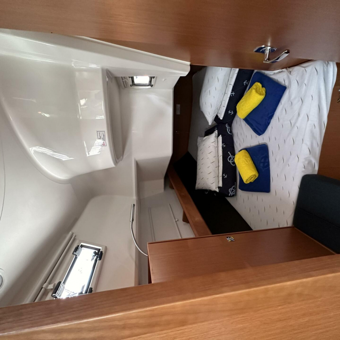 Crypto | Bavaria Cruiser 37 photo 12