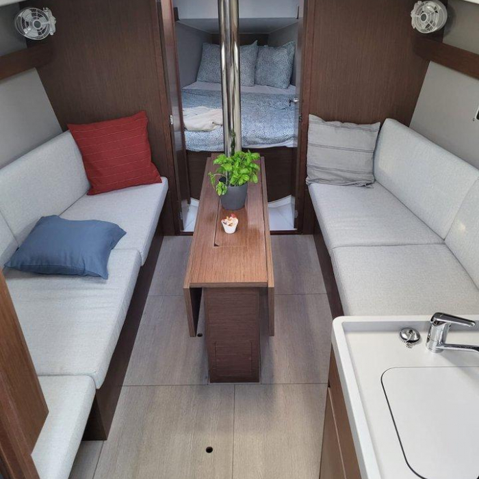 Sailing Spirit | Oceanis 34.1 photo 11