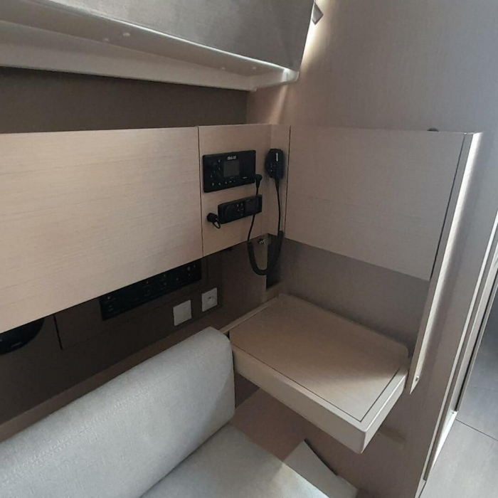 Triton | Oceanis 38.1 photo 15