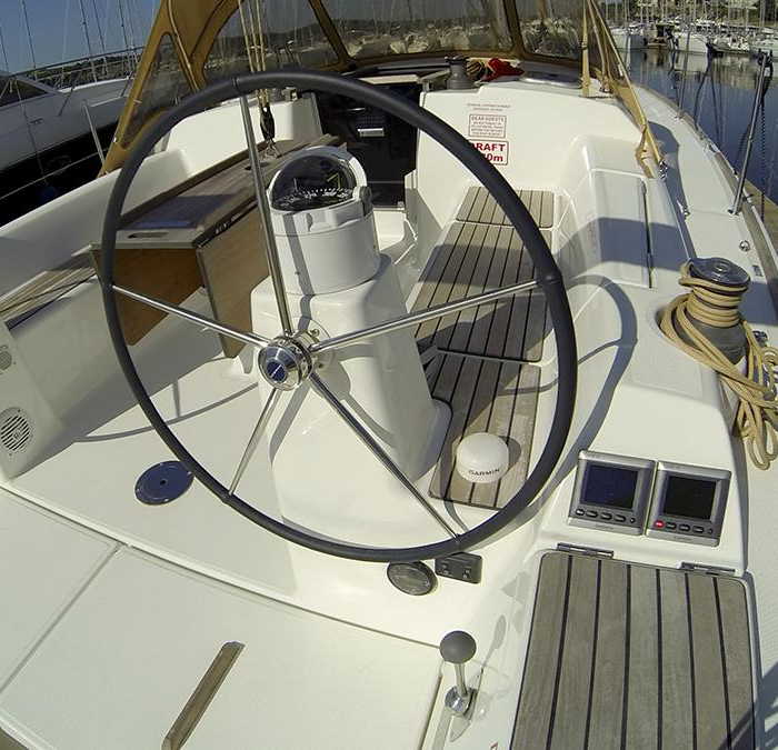 Lara | Dufour 335 GL photo 23