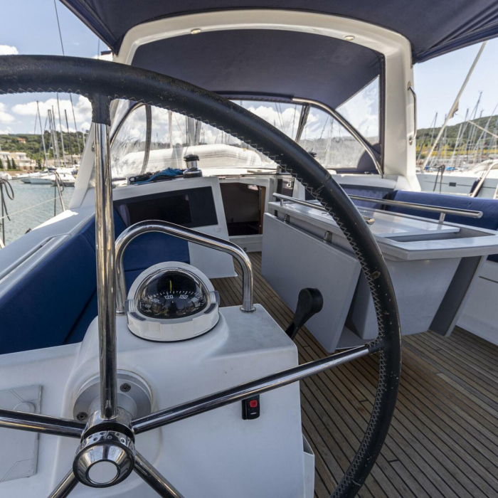 Anthea - Solar Panel | Oceanis 48 photo 2