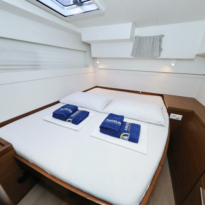 Mars | Lagoon 40 photo 6