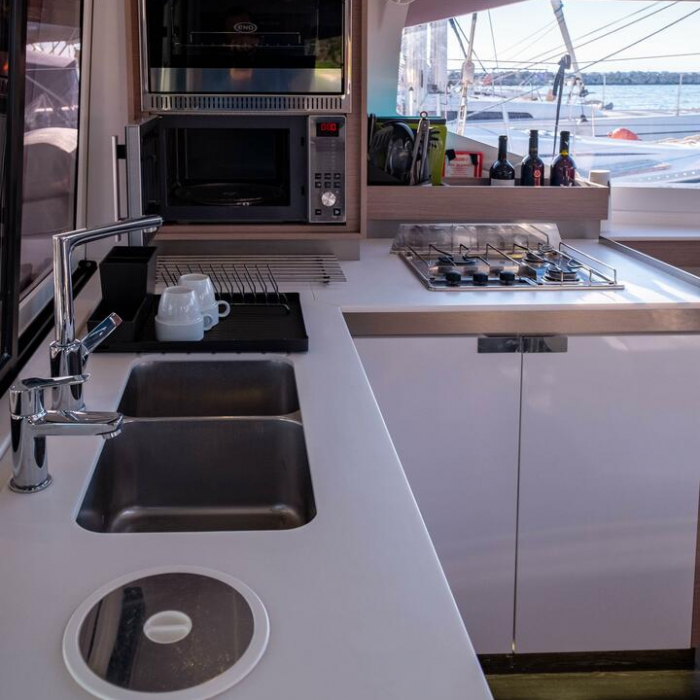 Artemis | Fountaine Pajot Isla 40 photo 94