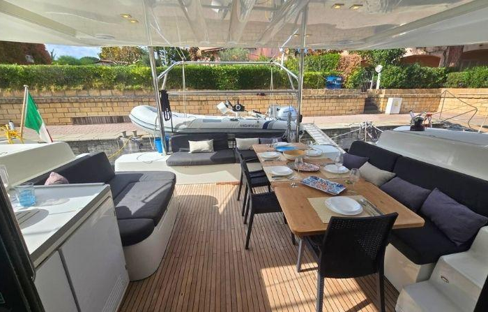 Thor | Lagoon 50 photo 12