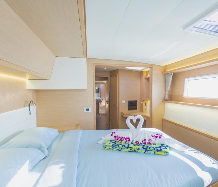 Blue Moon | Lagoon 52F photo 46