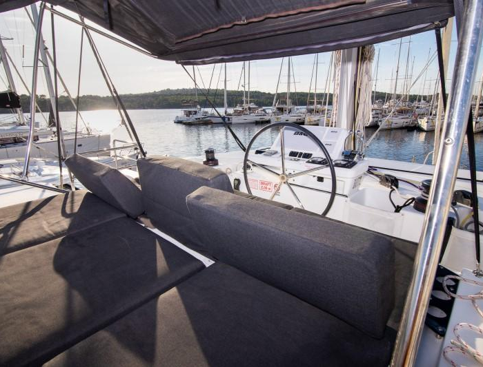 Zuzo 1ST | Lagoon 50 photo 12