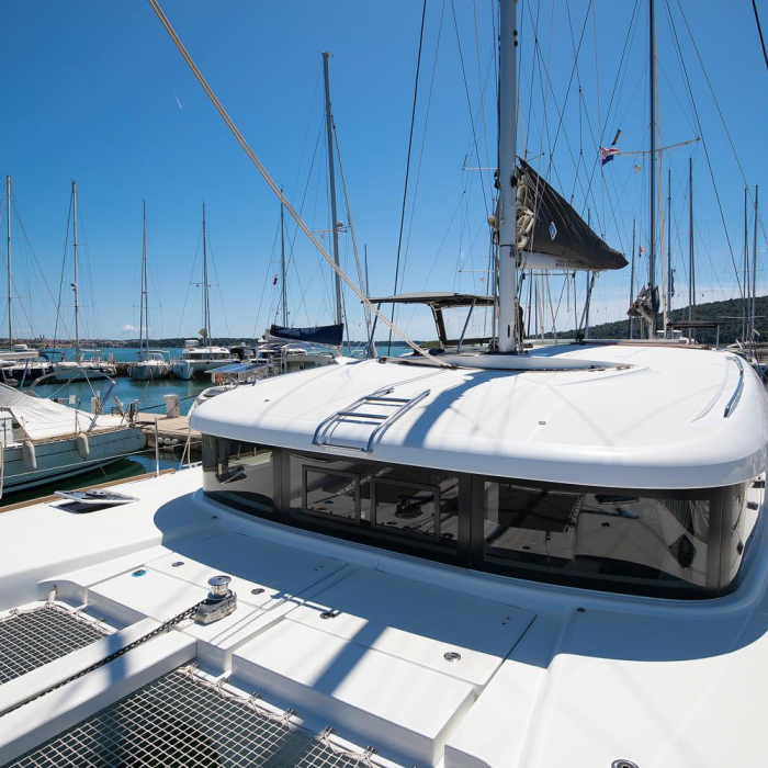 Yolo | Lagoon 40 photo 16