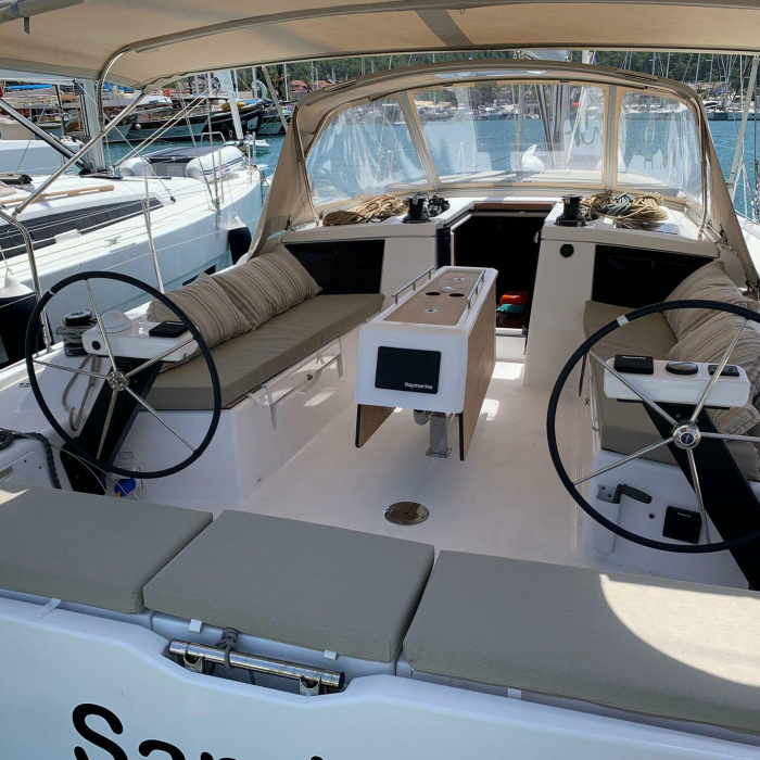 Sandra | Dufour 430 Grand Large photo 10