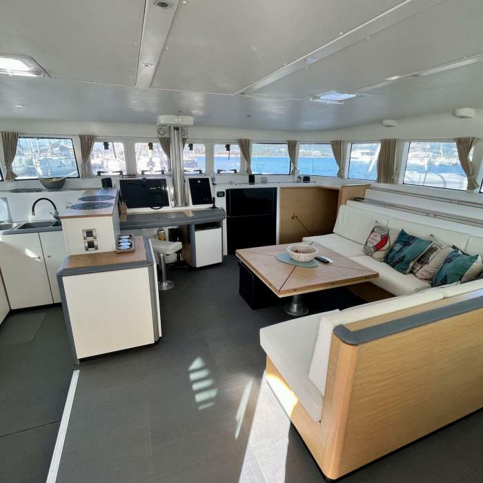 Infinity | Lagoon 500 photo 8