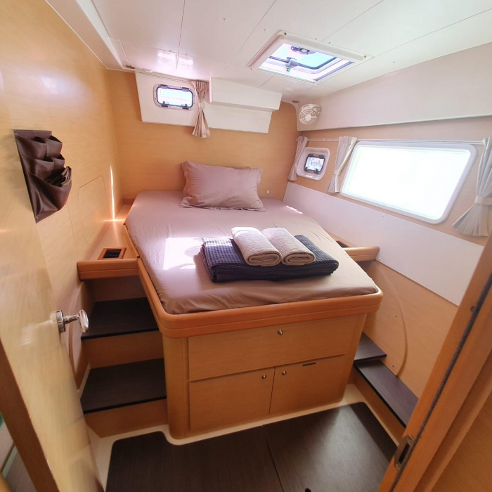 Exit Strategy | Lagoon 420 photo 18