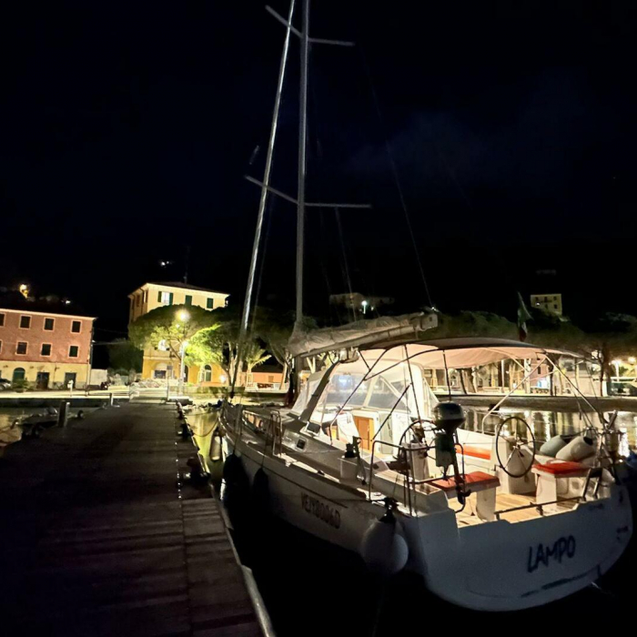 Lampo | Oceanis 38.1 photo 9