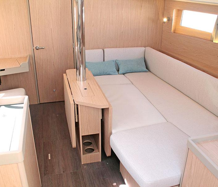 UNDER PRESSURE | Oceanis 41.1 photo 12