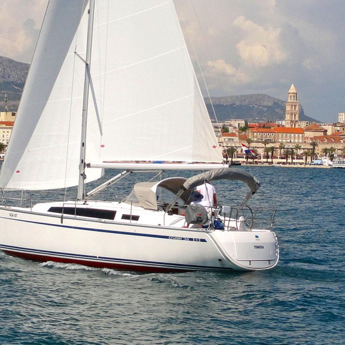 Tonkica | Bavaria Cruiser 34 photo 6