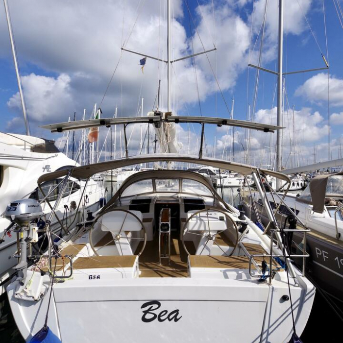 Bea - Water maker, Solar Panel | Hanse 458 photo 2