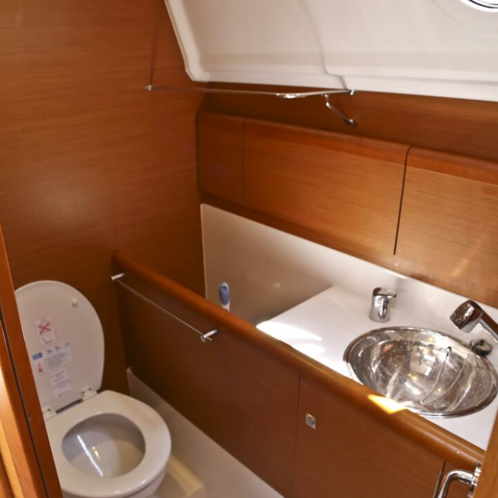 Afroessa | Sun Odyssey 33i photo 9