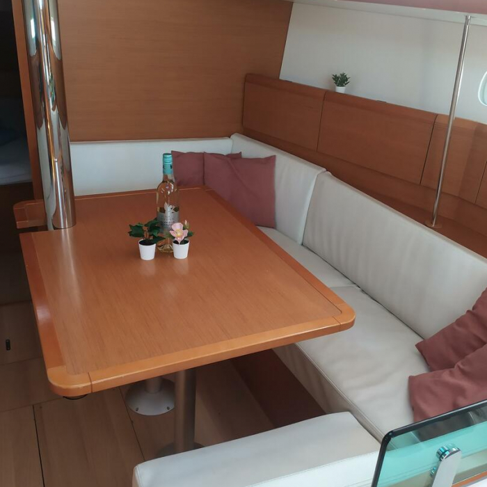 Imagine | Sun Odyssey 389 photo 9