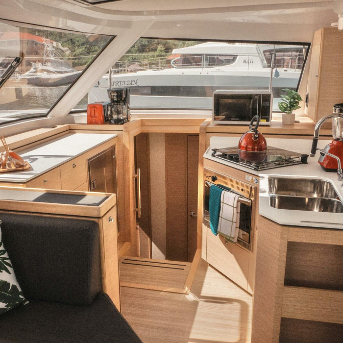 Untethered | Nautitech 40 photo 9