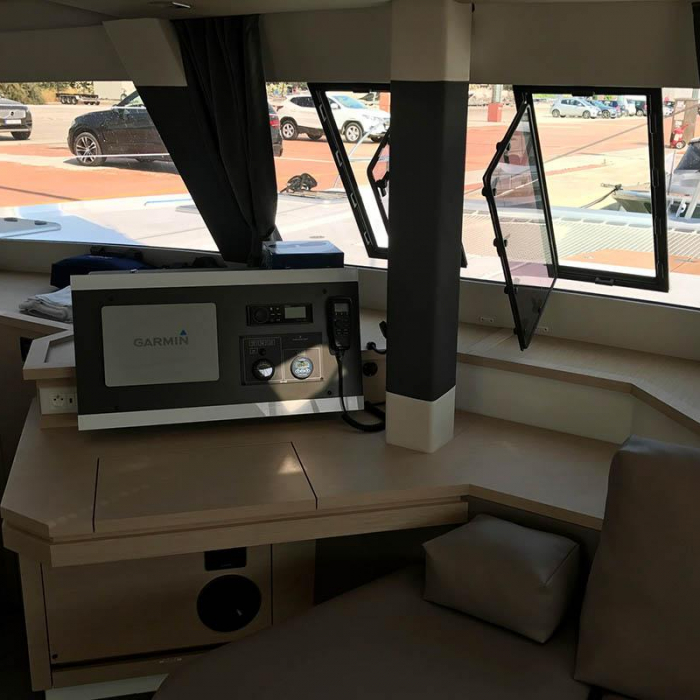 Waterloo | Fountaine Pajot Saba 50 photo 9